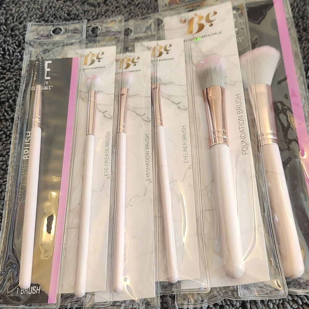 Makeup Brush Set - Pink and White